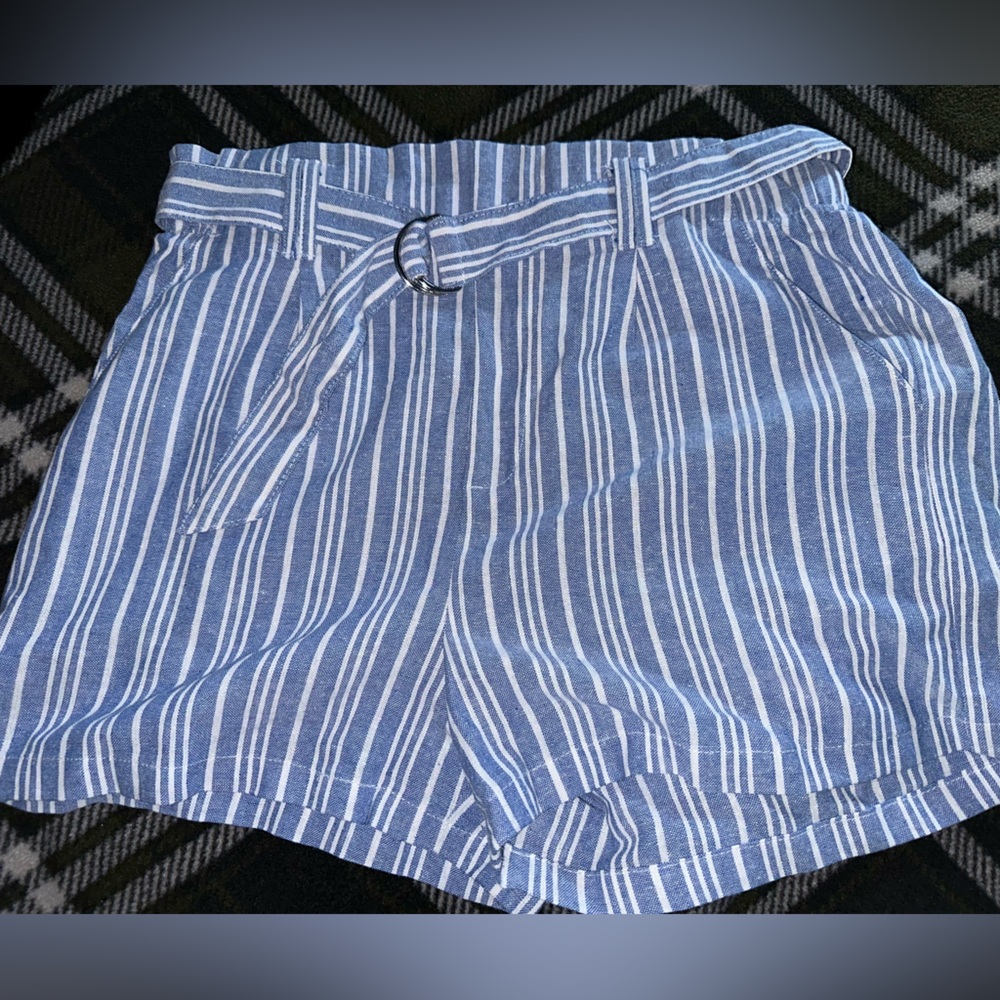 HIGH WASTED STRIPED SHORTS